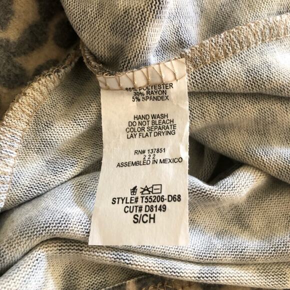 gaze NWT Women's Crop Fuzzy Animal Print Button Front Sweater Vest Top Camel SM - Picture 10 of 12